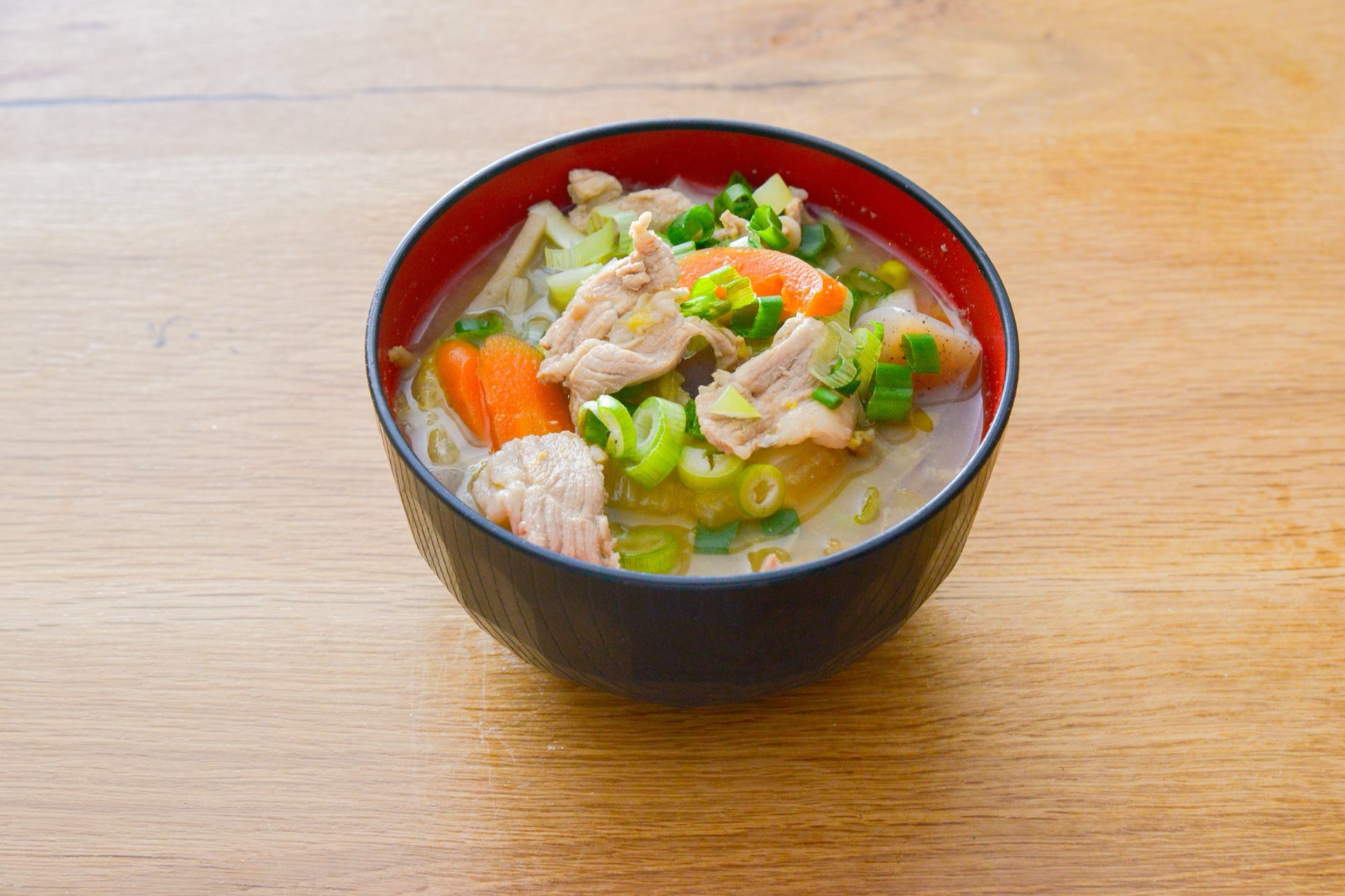Tonjiru — Herzhafte Misosuppe